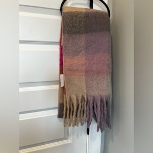 Forever 21 woven scarf